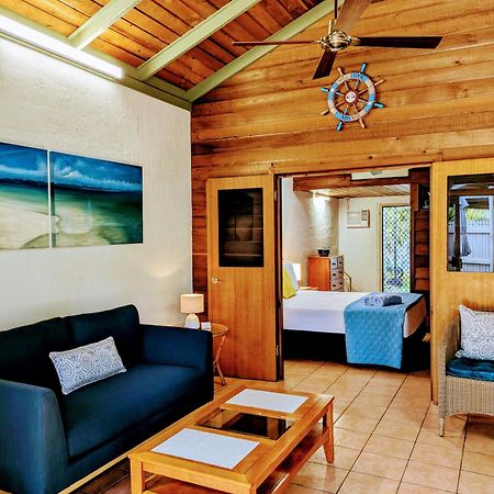 Beachside Cottage - a private peaceful hidden gem Nelly Bay Exterior foto