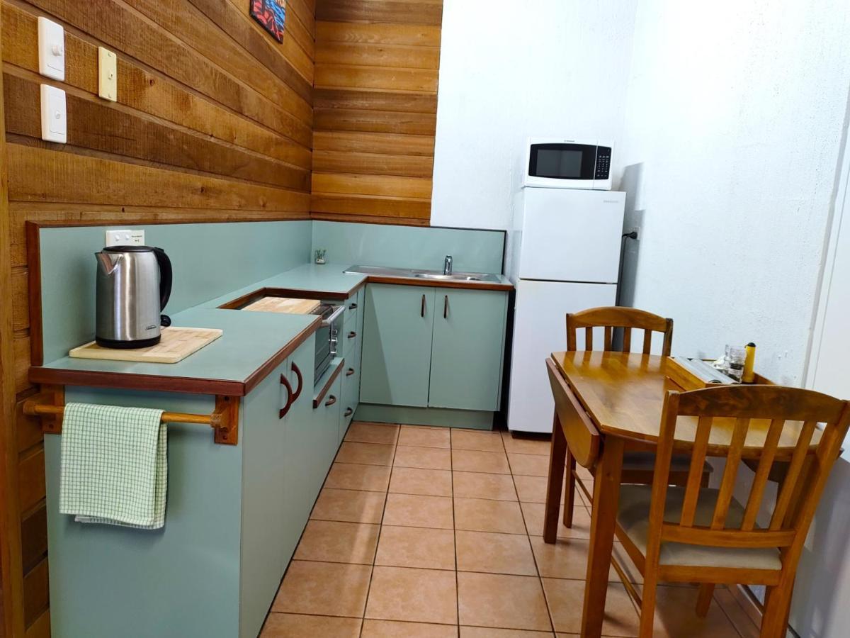 Beachside Cottage - a private peaceful hidden gem Nelly Bay Exterior foto