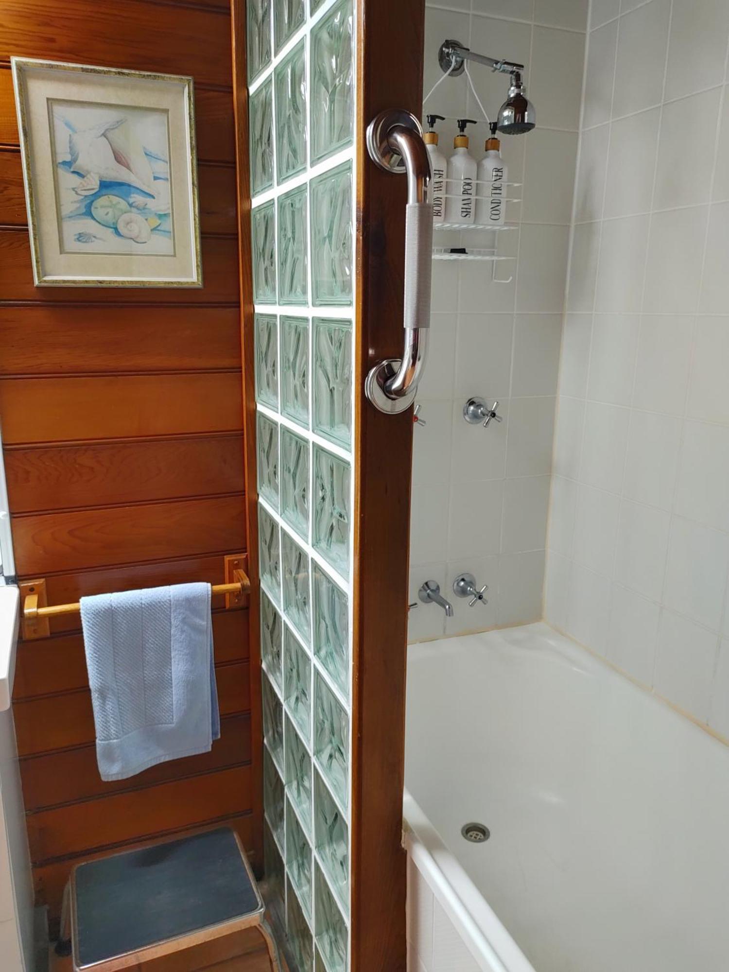 Beachside Cottage - a private peaceful hidden gem Nelly Bay Exterior foto